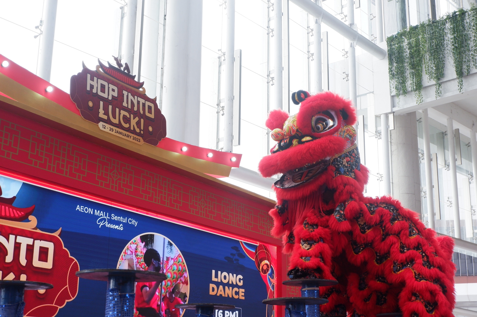 Aeon Mall Sentul City mengadakan rangkaian acara dengan tema “Hop Into Luck” pada 12-29 Januari 2023.