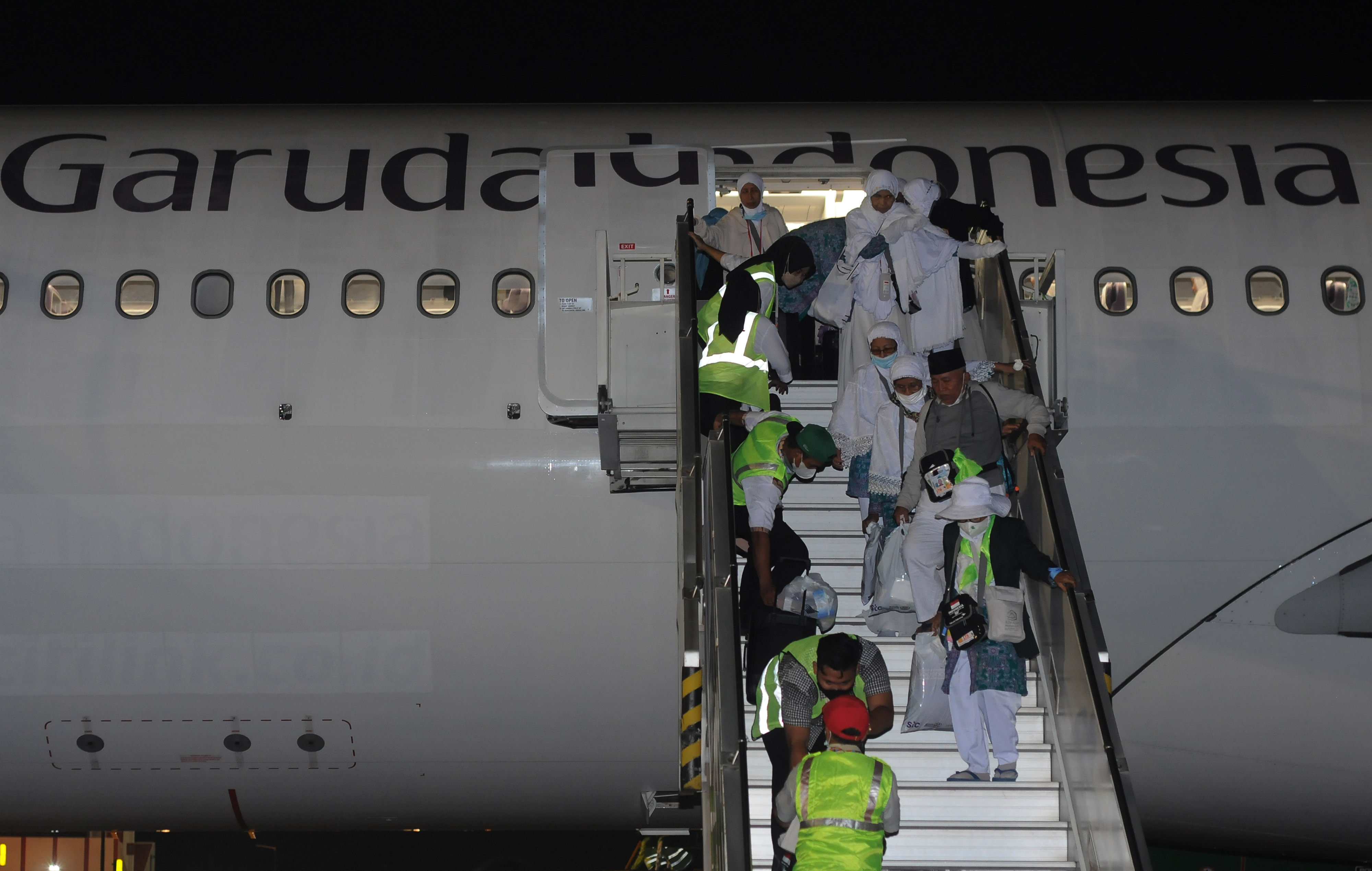 Potret kepulangan jemaah haji Indonesia dari Arab Saudi.