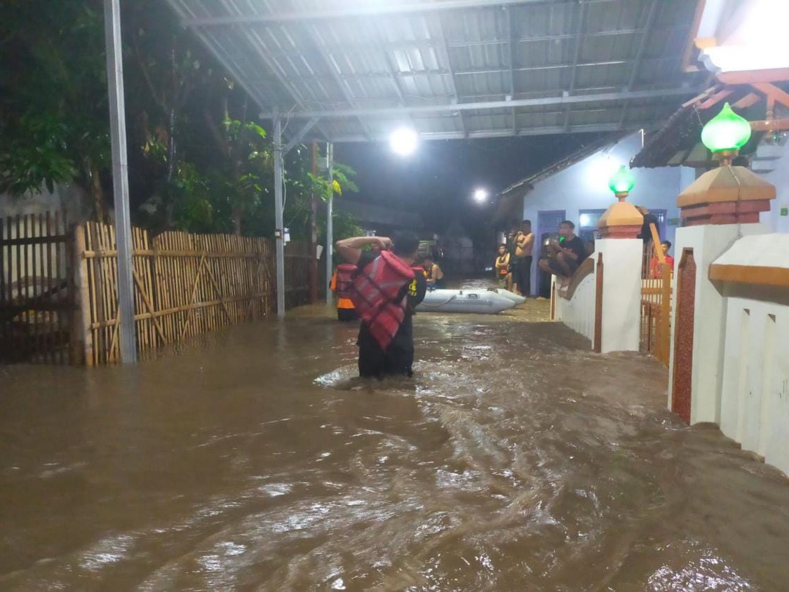 Banjir Rendam Enam Desa di Brebes, Warga Mengungsi