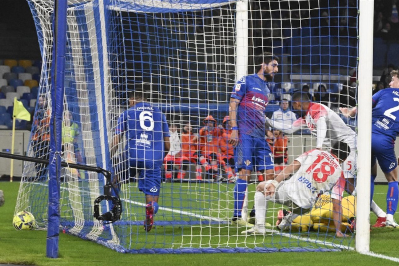 Laga Coppa Italia antara Cremonese dan Napoli