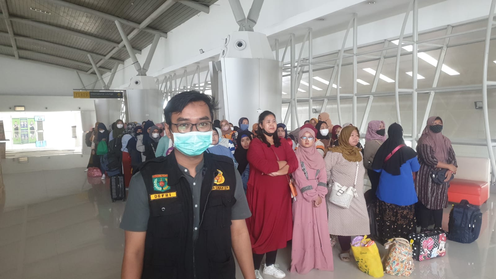 Pengawas Ketenagakerjaan melakukan inspeksi mendadak (Sidak) di Bandar Udara Juanda, Sidoarjo, Jawa Timur, pada Sabtu (28/1) pagi.