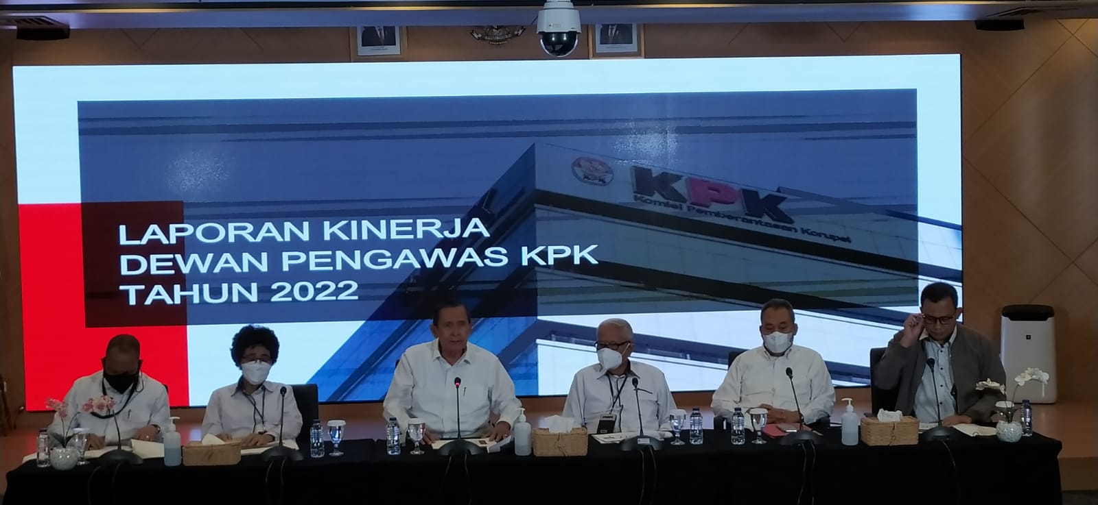 Dewan Pengawas KPK memaparkan laporan kinerja pada tahun 2022