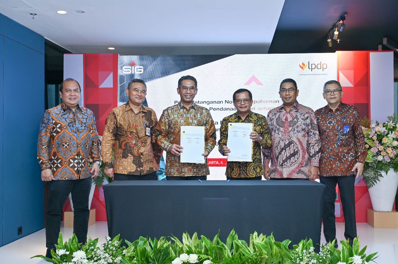 SIG dan LPDP melakukan penandatanganan MoU  kerja sama pendanaan riset untuk mendukung aktivitas riset sparepart pabrik milik SIG