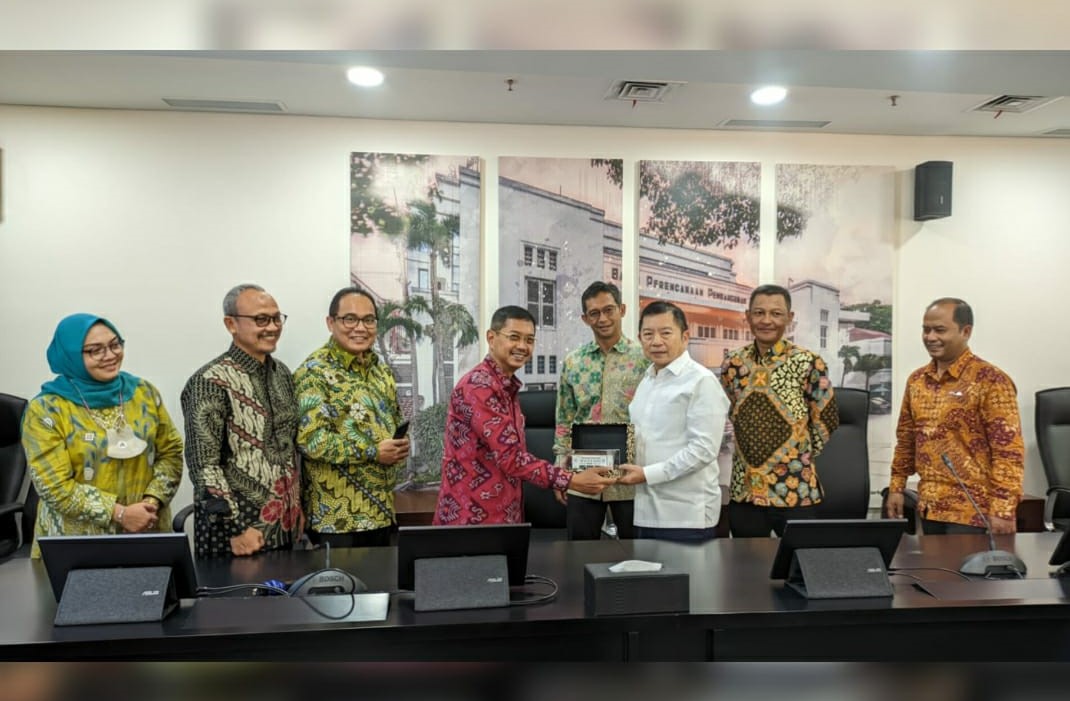 Menteri Suharso Monoarfa saat menerima kunjungan Ketua Umum DPN INKINDO, Erie Haryadi dan para pengurus BPN INKINDO masa bakti 2022-2026, di
