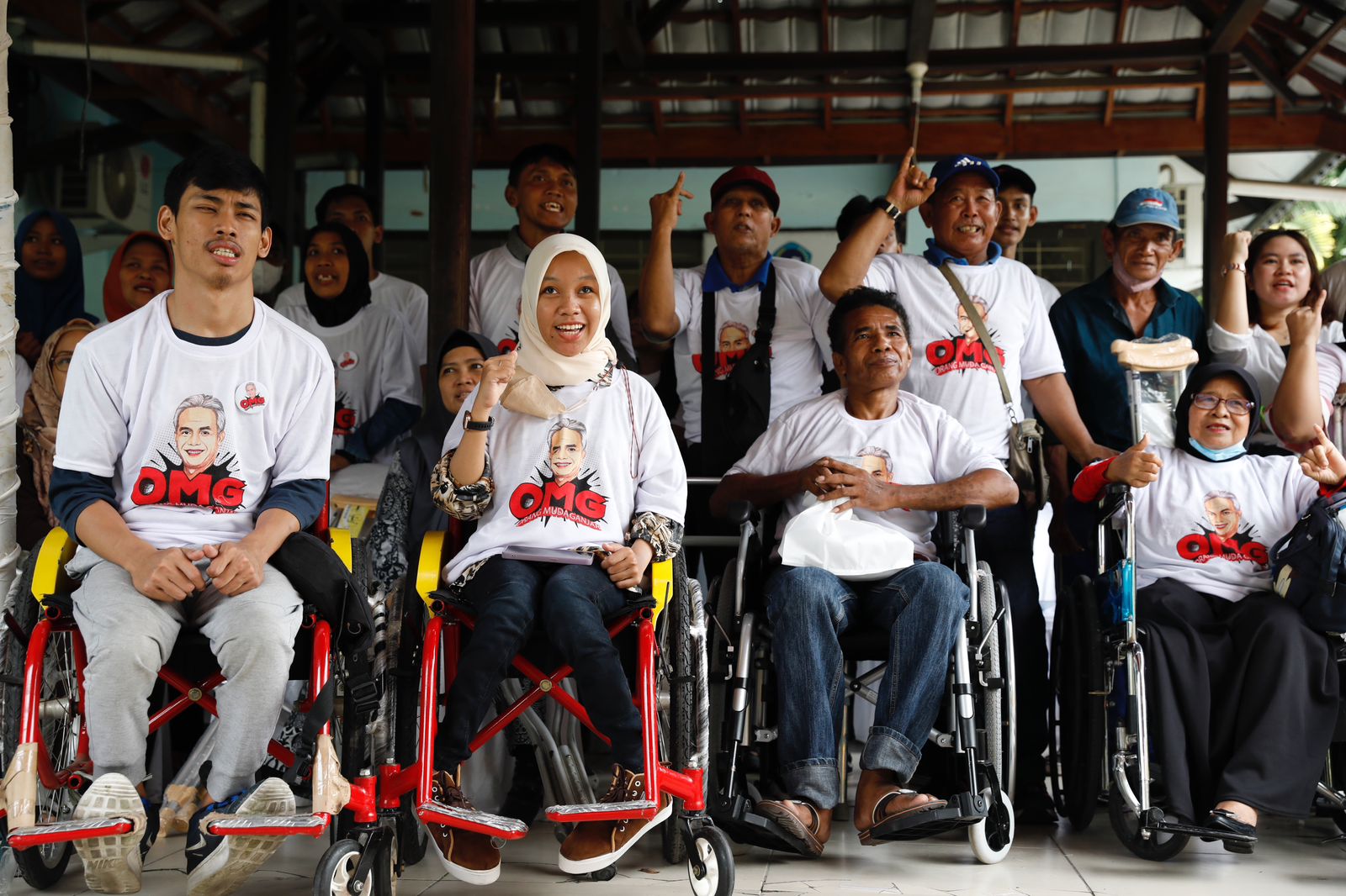 OMG Kalimantan Timur memberikan pelatihan menjahit dan pemberian tali kasih untuk  merajut asa para penyandang disabilitas di Balikpapan