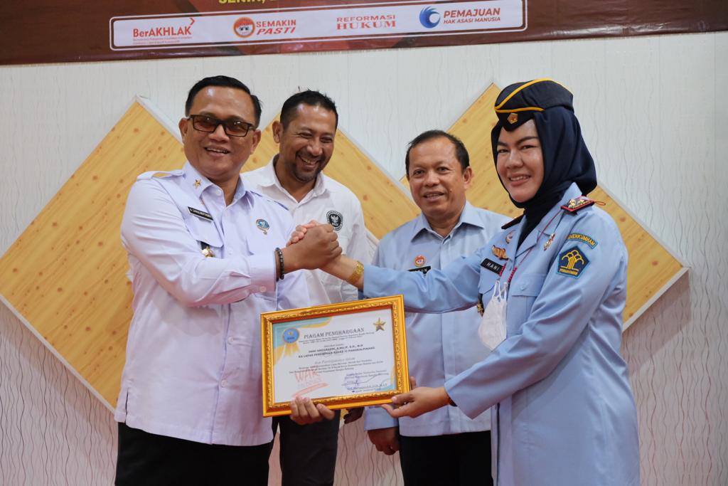 Penghargaan untuk Lapas Perempuan Pangkalpinang dalam hal pemberantasan narkoba