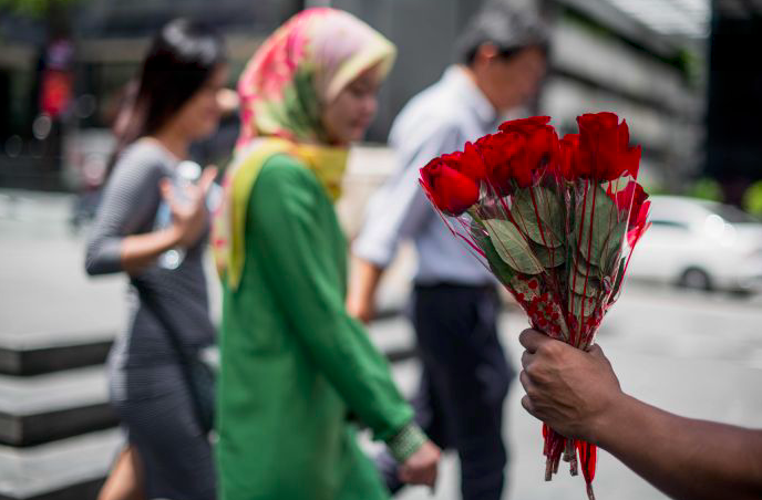 Penjual bunga jelang Valentine.
