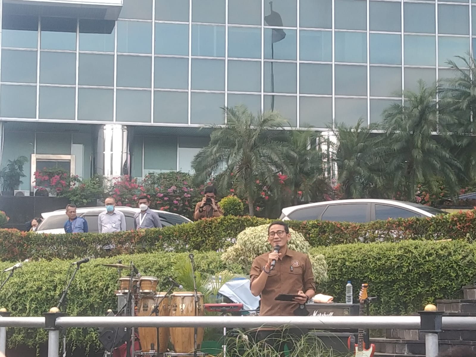 Akun@creativebyindonesia diperkenalkan pada publik pada Rabu (22/2), hingga hari ini pengikutnya berjumlah 814.