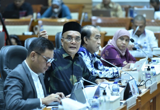 Ketua Panitia Kerja (Panja) Badan Penyelenggara Ibadah Haji Komisi VIII DPR RI Marwan Dasopang saat Rapat Panja Haji 