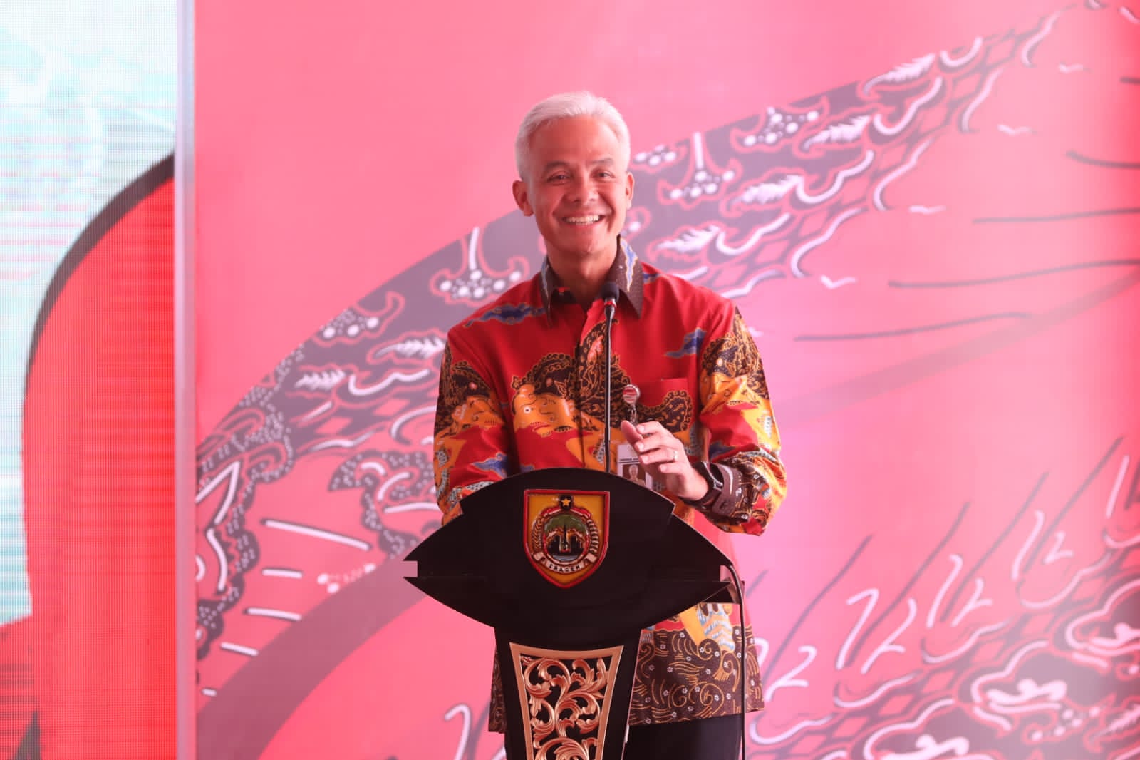 Gubernur Jateng Ganjar Pranowo saat peresmian Mal Pelayanan Publik