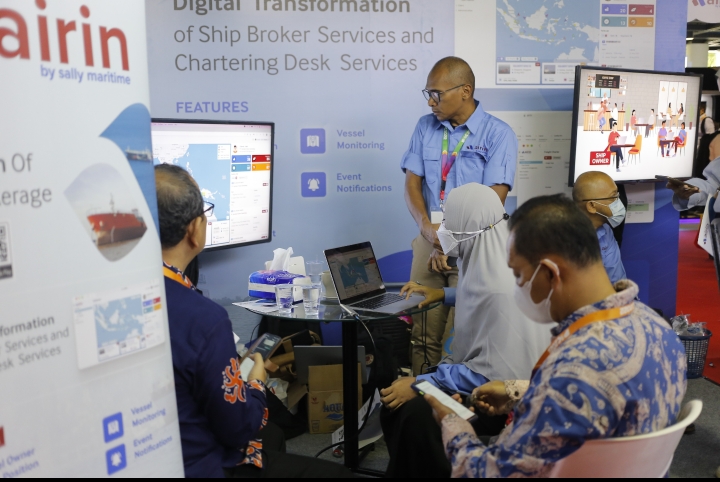 Pemaparan platform digital di perdagangan jalur laut.