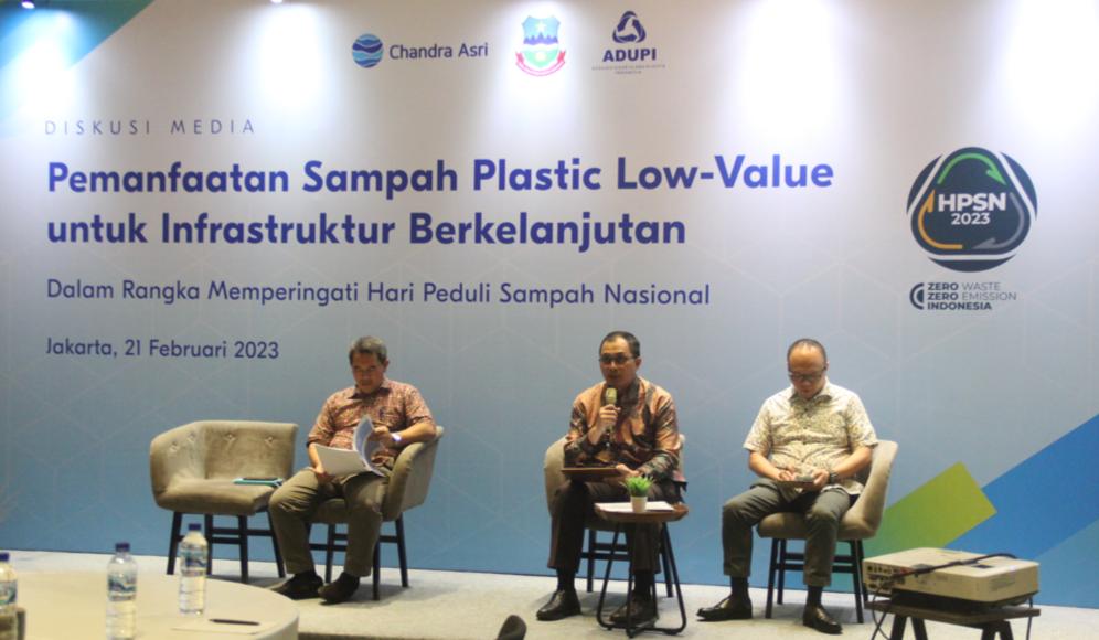 Diskusi Pemanfaatn Sampah Plastic Low-Value untuk Infrastruktur Berkelanjutan di Jakarta, Selasa (21/2).