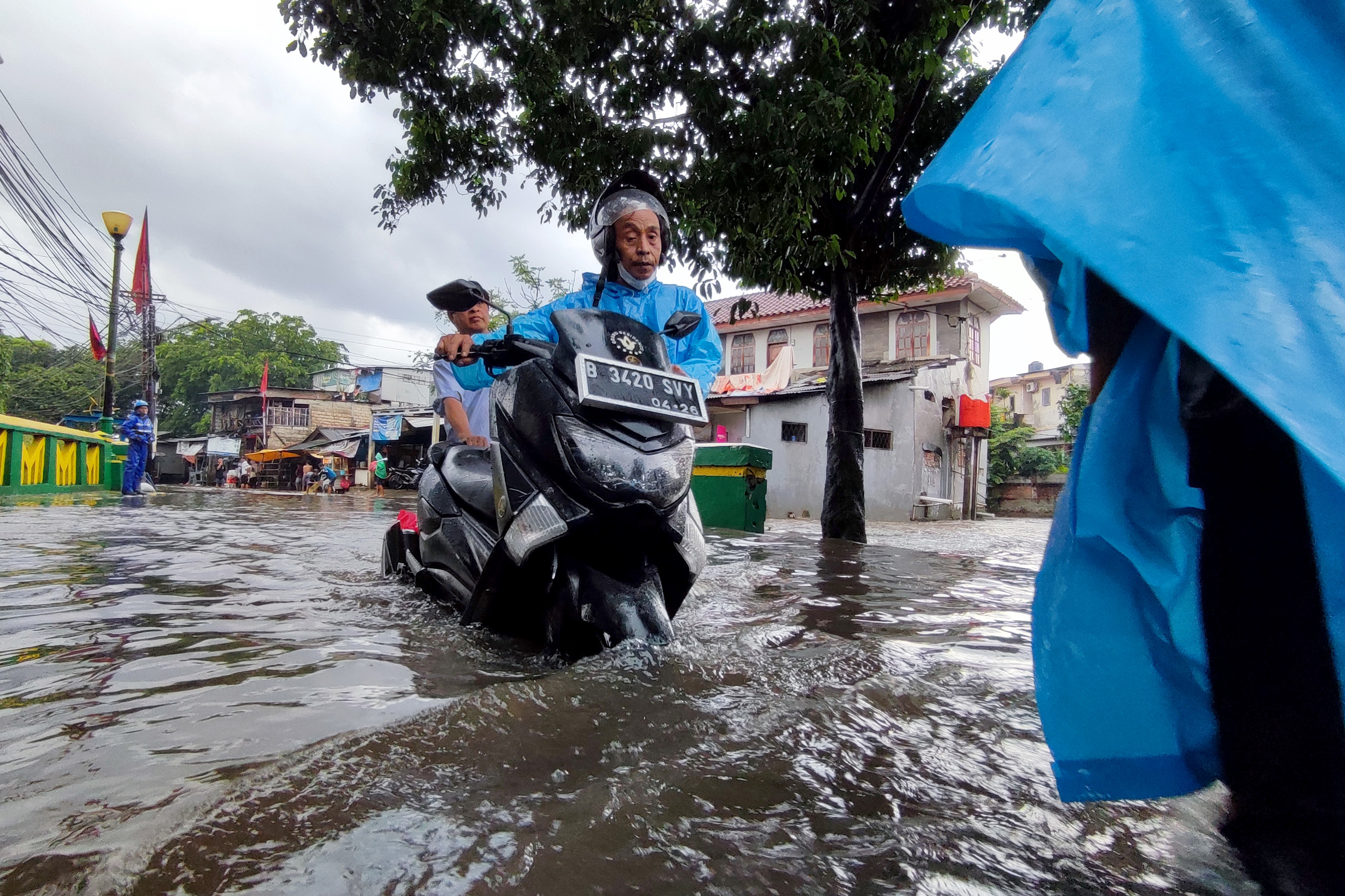 Potret warga yang terdampak banjir di wilayah Jakarta.