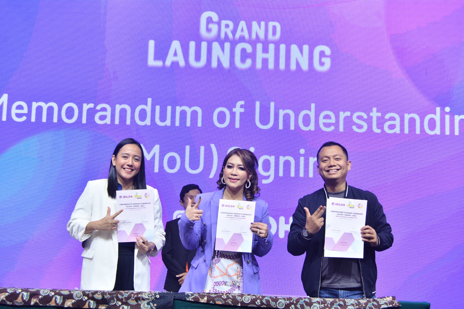 Acara Grand Launching Aplikasi Iziloh dan MoU dengan Unilever di Jakarta, Kamis (23/2) malam.
