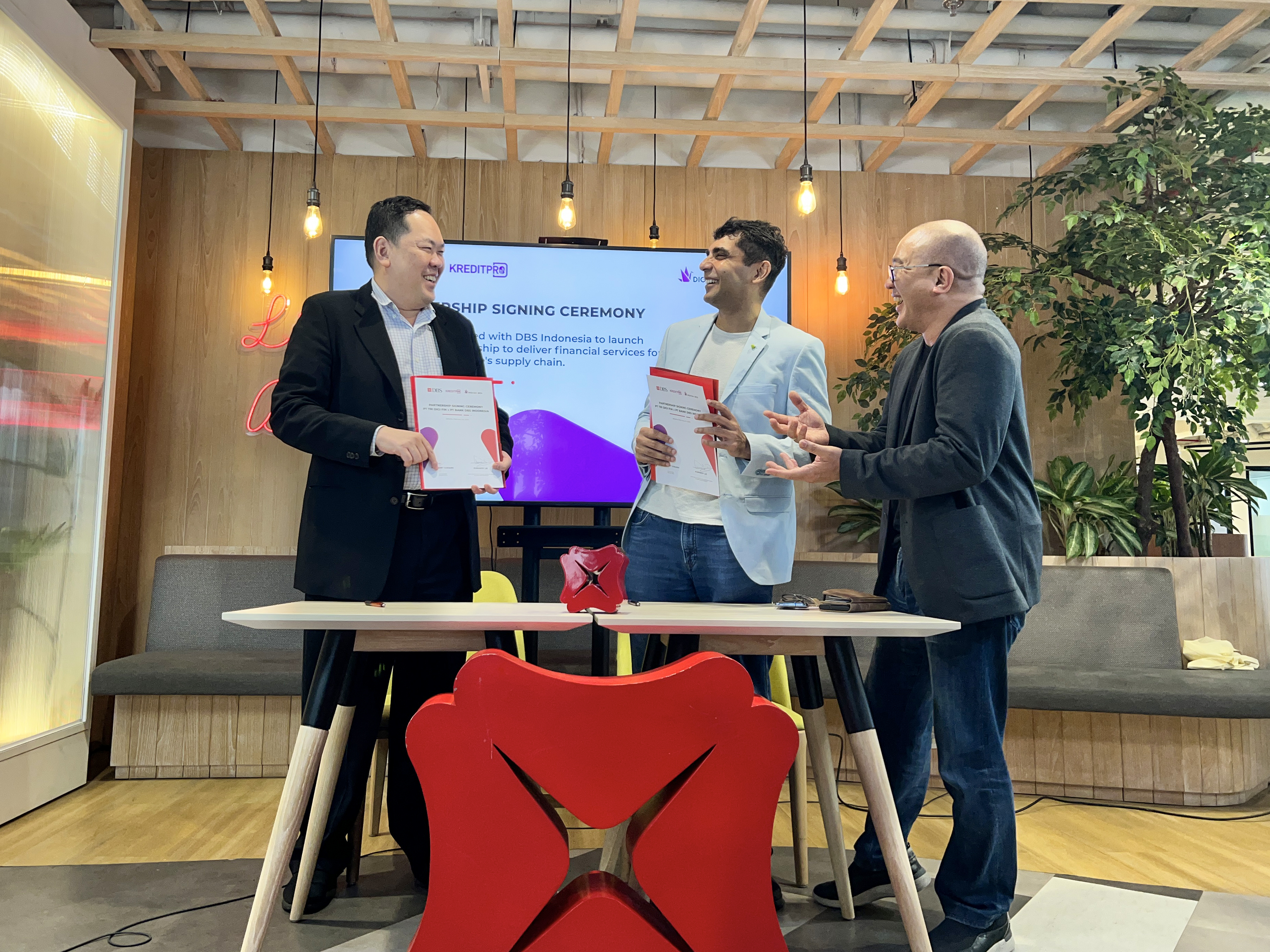 Kerja sama penyaluran kredit Bank DBS dan Kreditpro