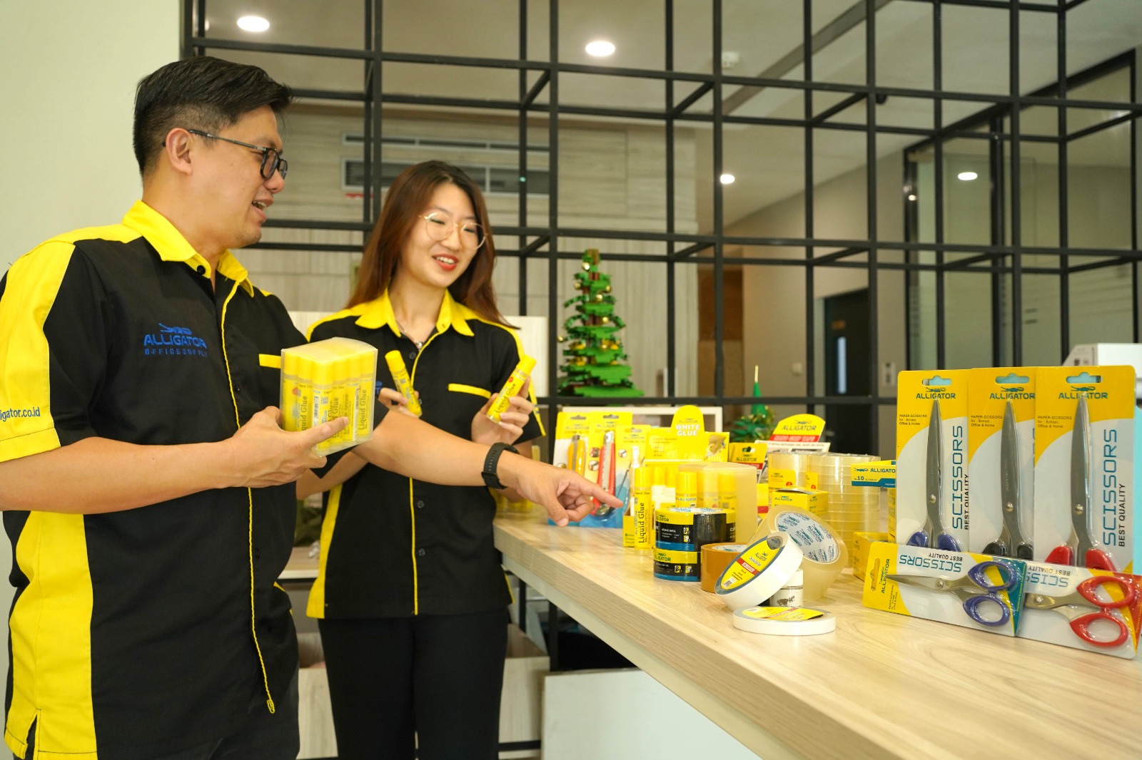 Produk lem liquid glue