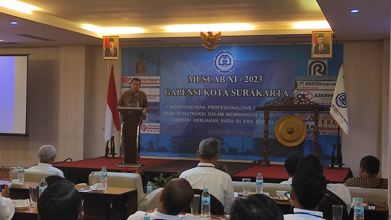 Wakil Wali Kota Surakarta Teguh Prakosa membuka Muscab XI BPC Gapensi Surakarta 