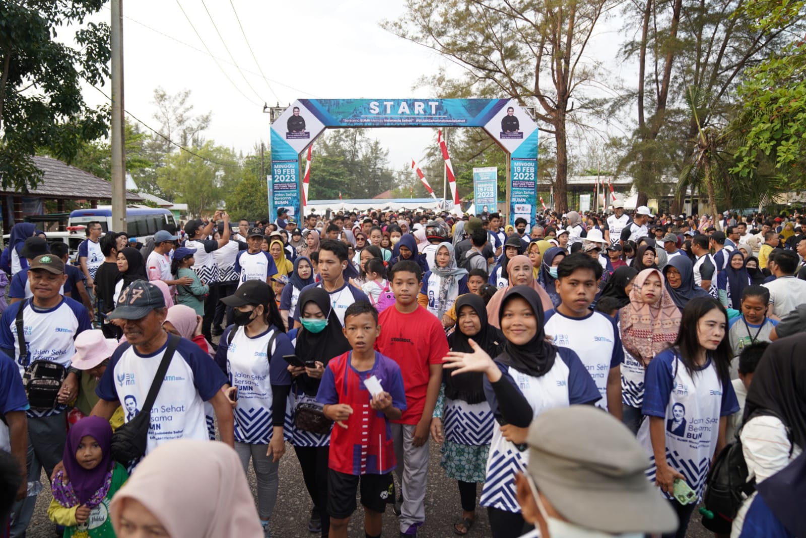 Jalan Sehat Bersama BUMN dilaksanakan di tujuh Kabupaten/Kota yang ada di Provinsi Bangka Belitung, Minggu (19/2/2023)