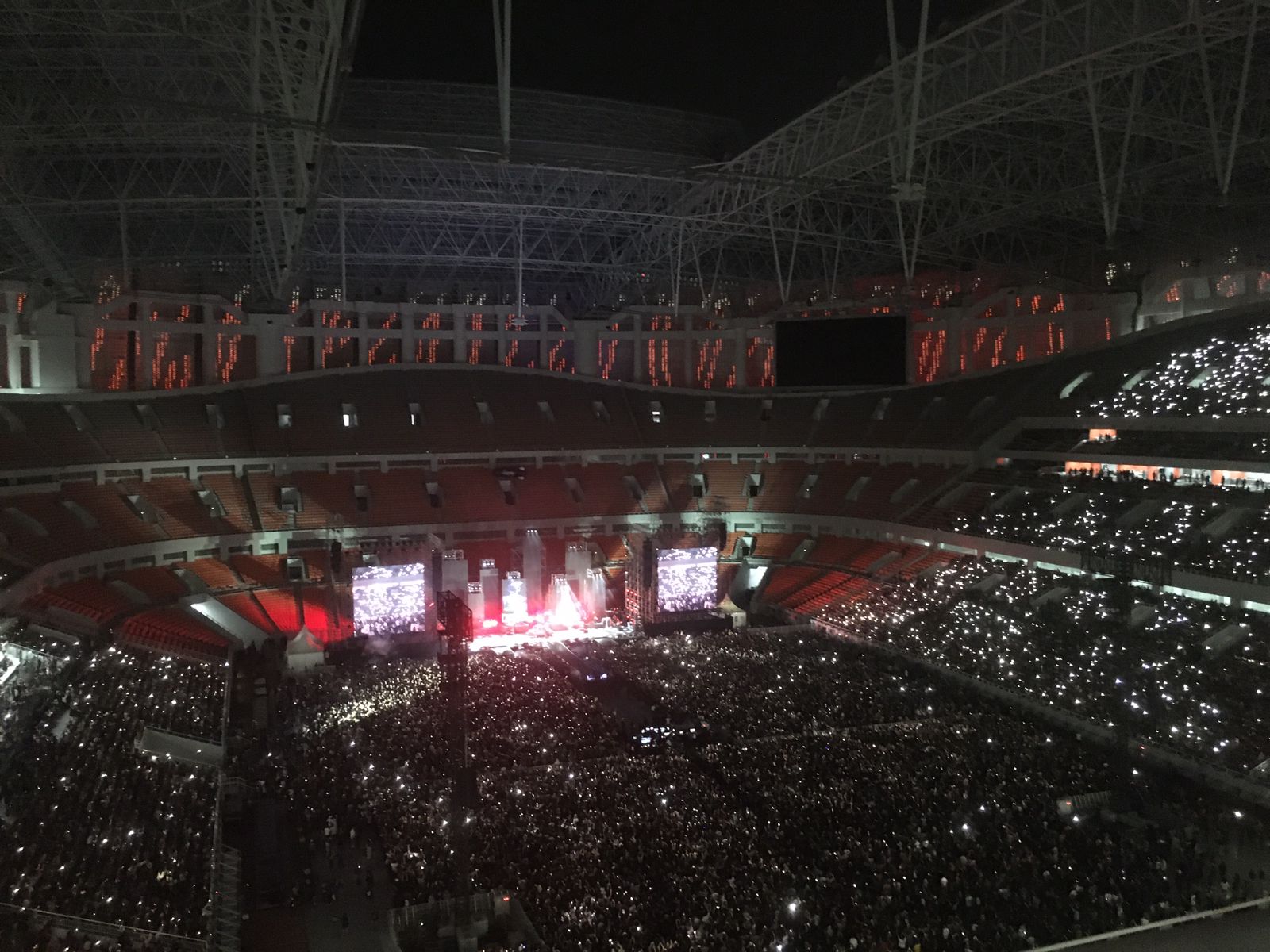 Konser musik Dewa 19 di JIS