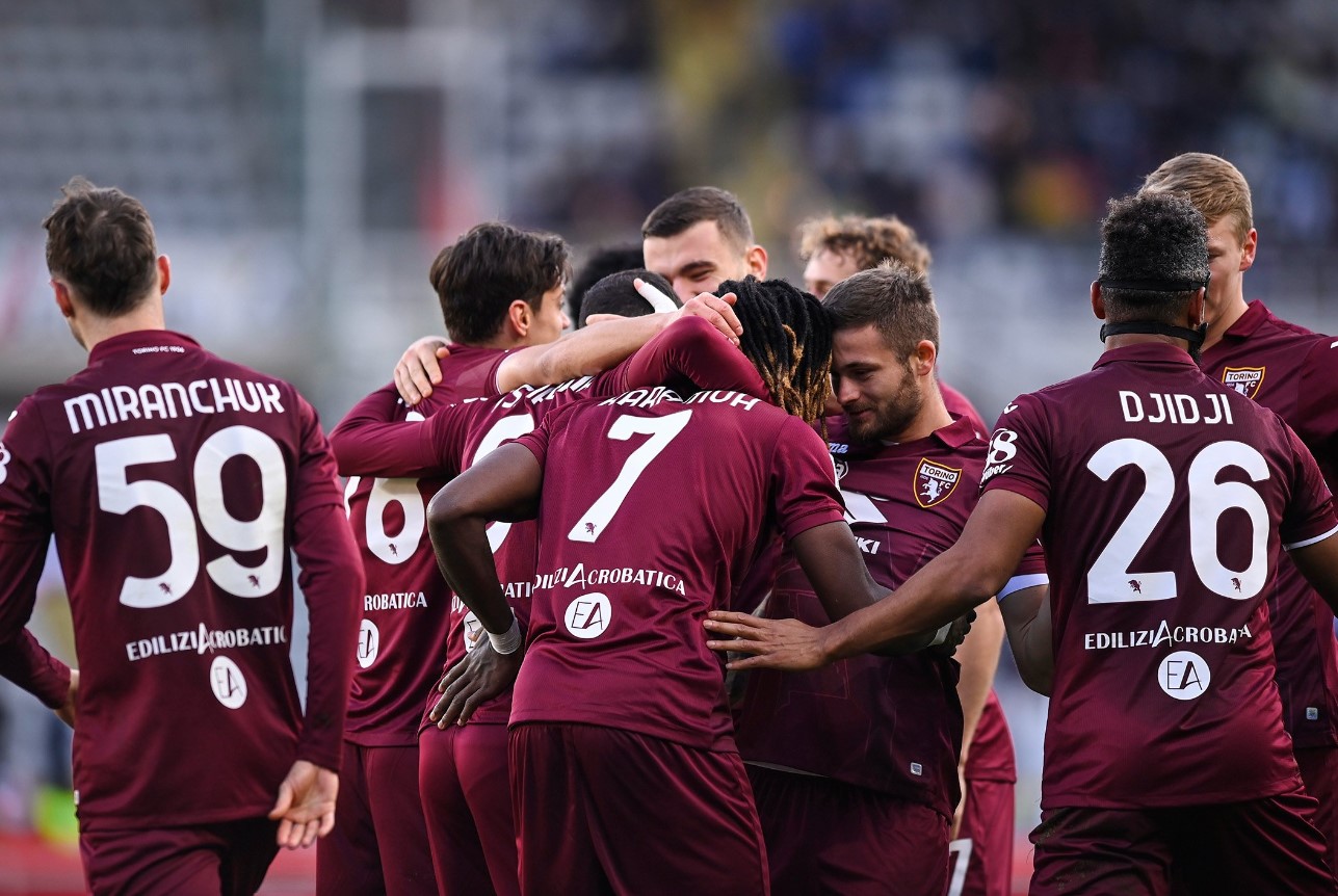 Para pemain Torino melakukan selebrasi usai mencetak gol ke gawang Udinese di laga Serie A.