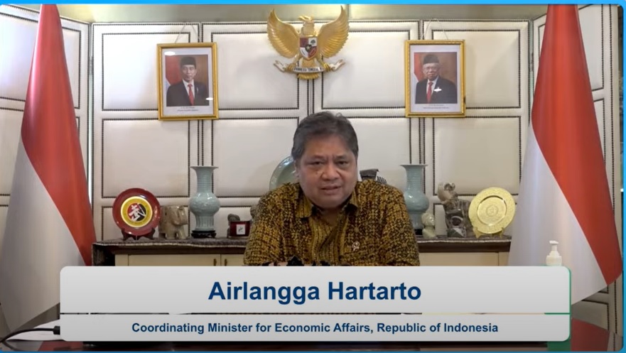 Menko Perekonomian Airlangga Hartarto dalam webinar terkait kartu Prakerja