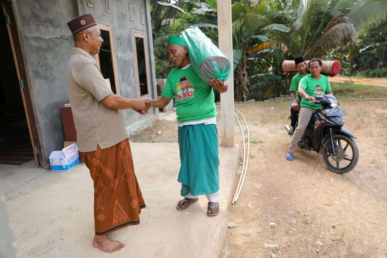 Jelang Ramadan, SAG Tebar Sajadah dan Al-Qur’an untuk Musala di Jambi