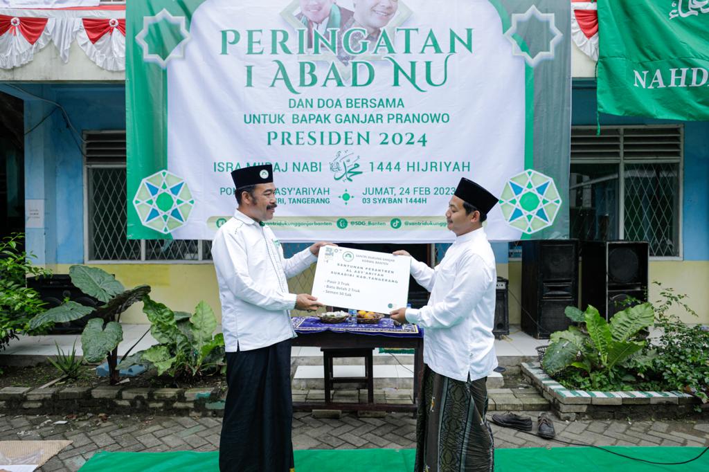 Santri Dukung Ganjar (SDG) Banten mengadakan istighasah dan doa bersama untuk negeri di Pondok Pesantren Al Asy'ariyah, Desa Gintung, Kec. 
