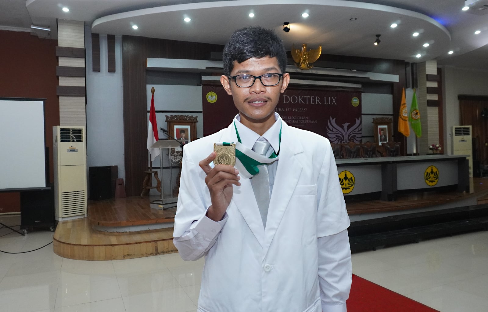 Marhamdani: Mahasiswa Bidikmisi Unsoed Yang Berhasil Menjadi Dokter