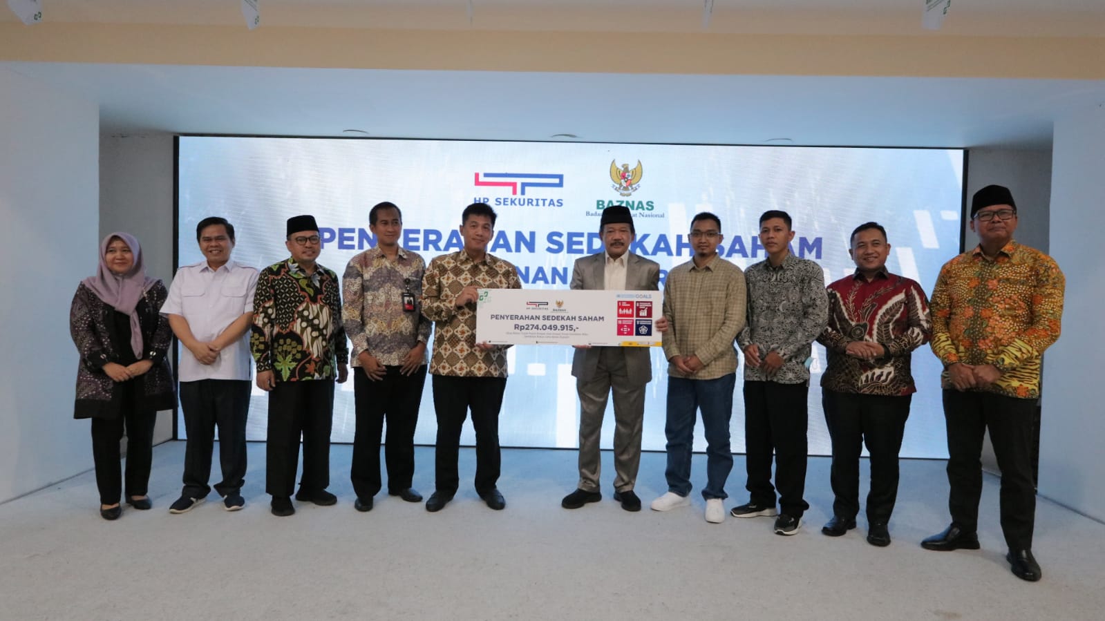 Penyaluran sedekah saham PT HPS