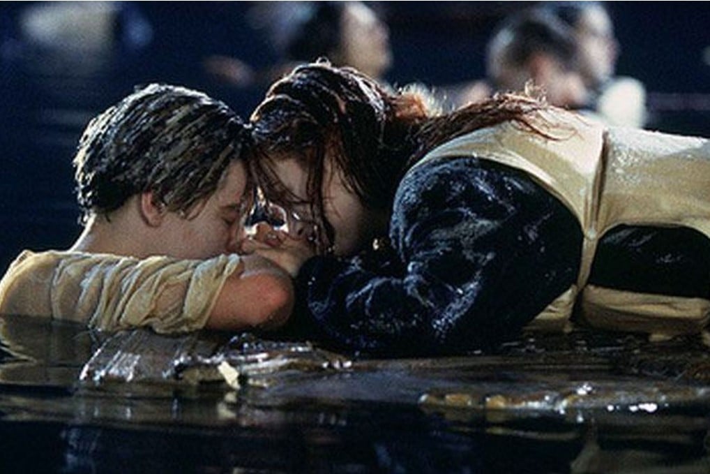 Adegan Titanic yang menampilkan Jack dan Rose setelah Titanic tenggelam. 