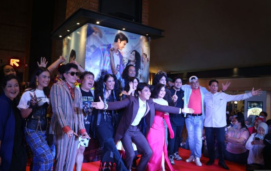 Gala premier film Gita Cinta dari SMA di Grand Indonesia, Jakarta Pusat, Senin (6/2).
