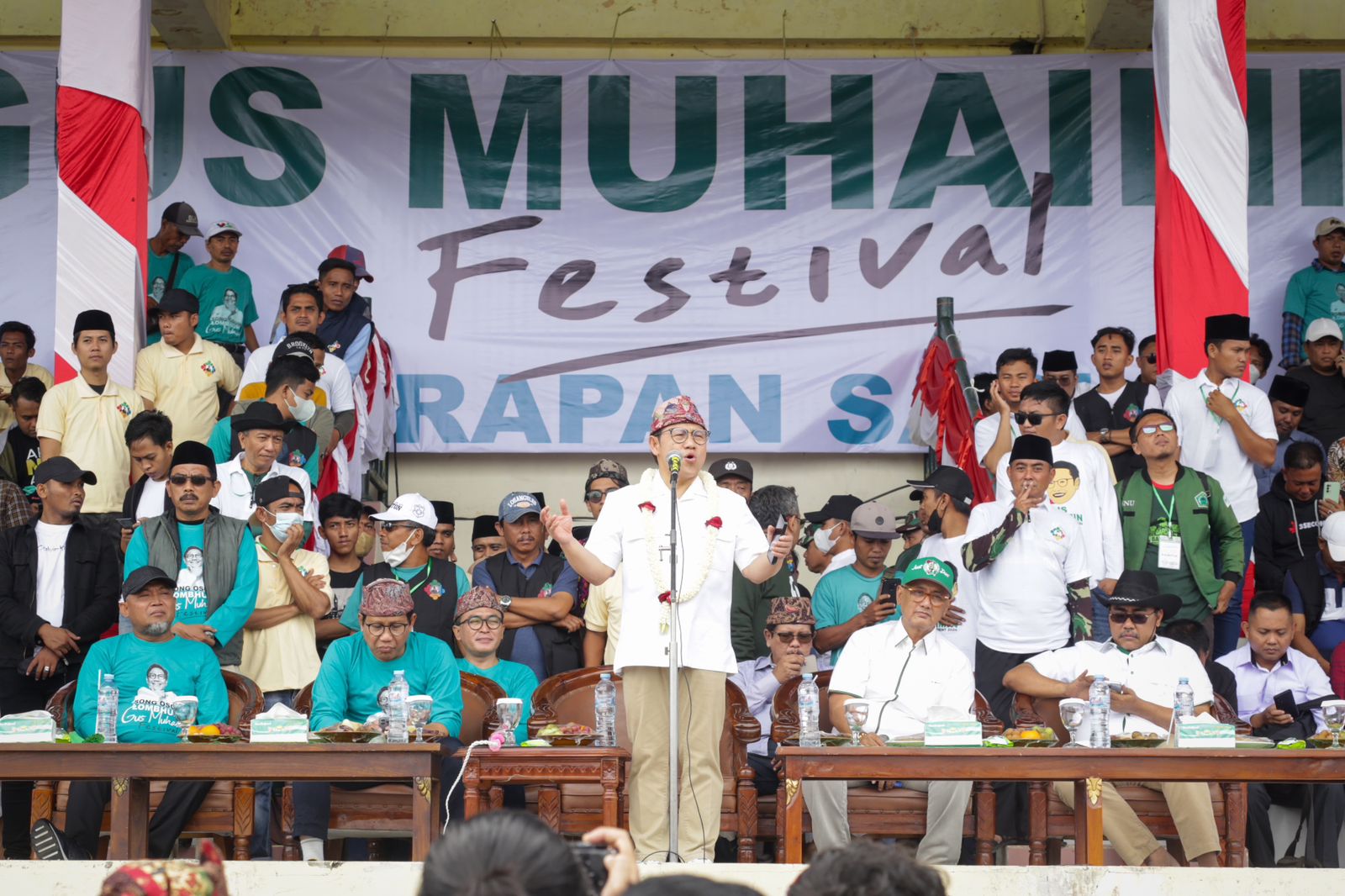 Wakil Ketua DPR RI menghadiri Festival Karapan Sapi di Stadion R.P.M. Noer Bancaran Bangkalan, Minggu (26/2/2023)
