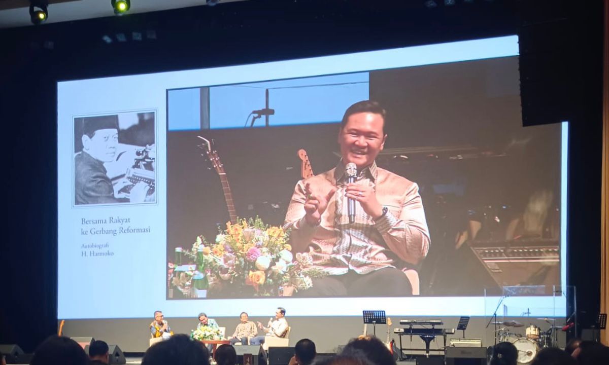 Autobiografi Harmoko, Kisah Karikaturis Hingga jadi Politisi