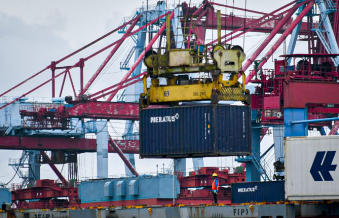 Mengenal Komoditas Impor dan Ekspor Indonesia