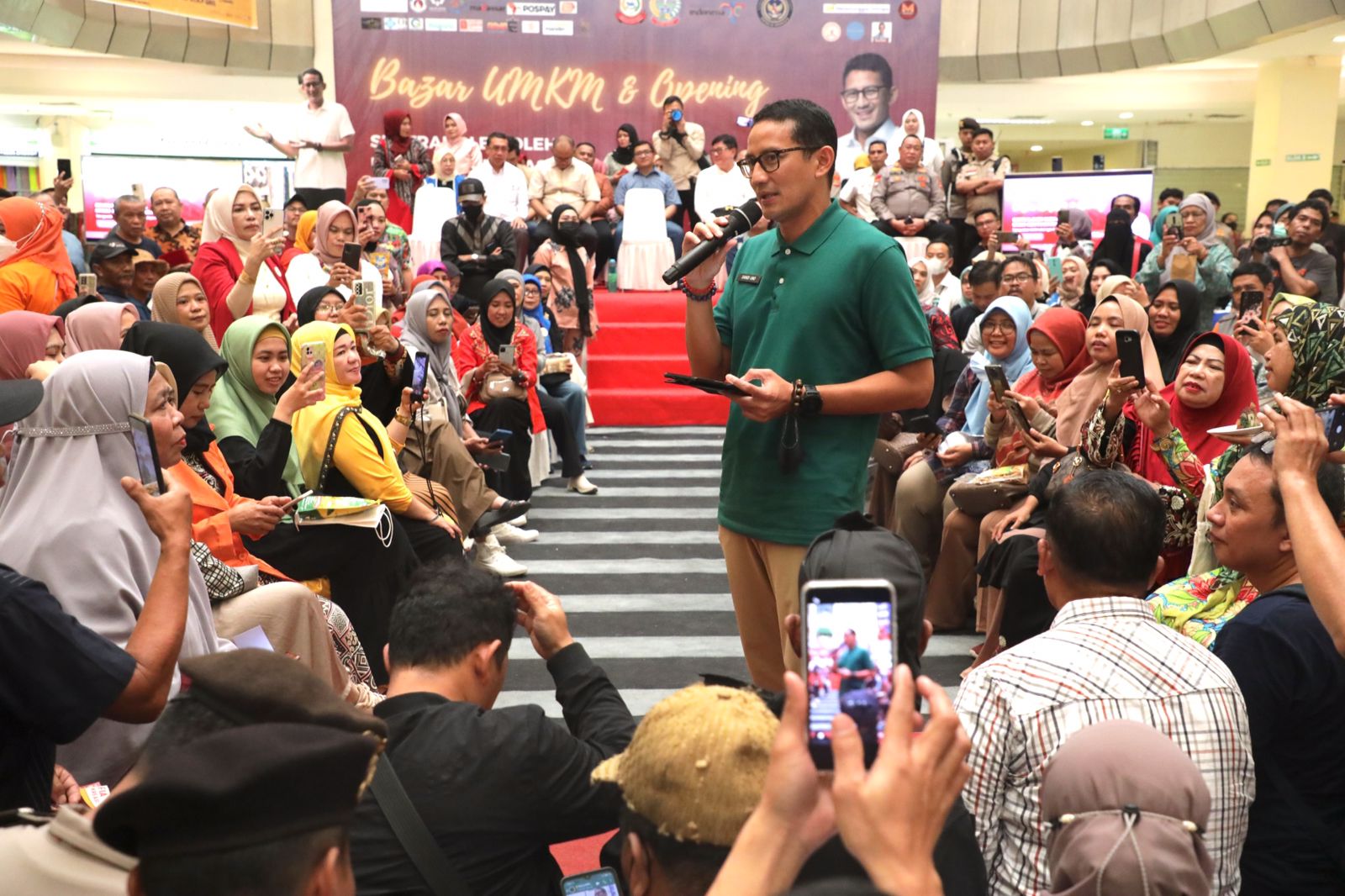 Menparekraf Sandiaga Uno di New Makassar Mall, Kecamatan Wajo, Kota Makassar, Sulawesi Selatan, Minggu (12/2/2023)