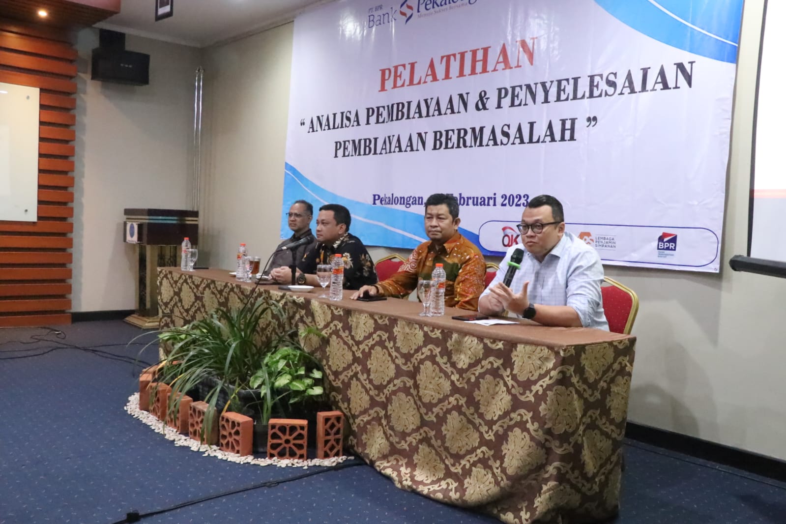Program pengembangan bisnis dan penguatan tata kelola BPR Bank Pekalongan dengan Muamalat Institute
