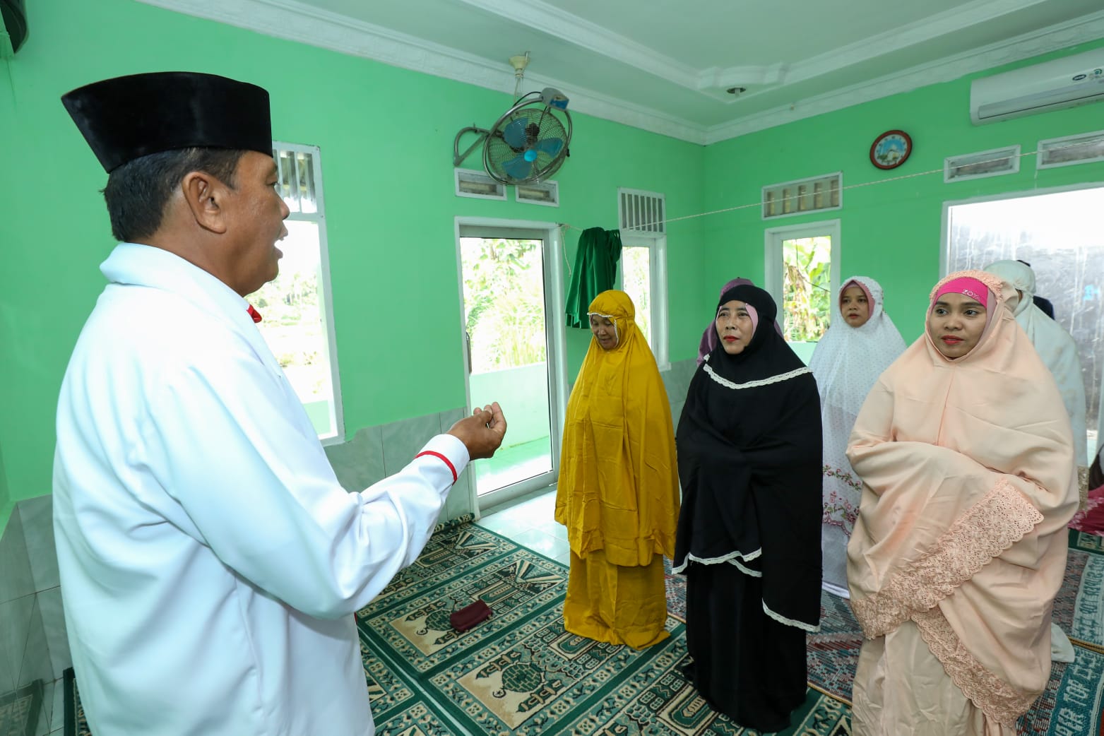 Usbat Ganjar Sumut gelar pelatihan tata cara salat jamak untuk warga di Desa Bangun Rejo, Kecamatan Tanjung Morawa, Kabupaten Deli Serdang.