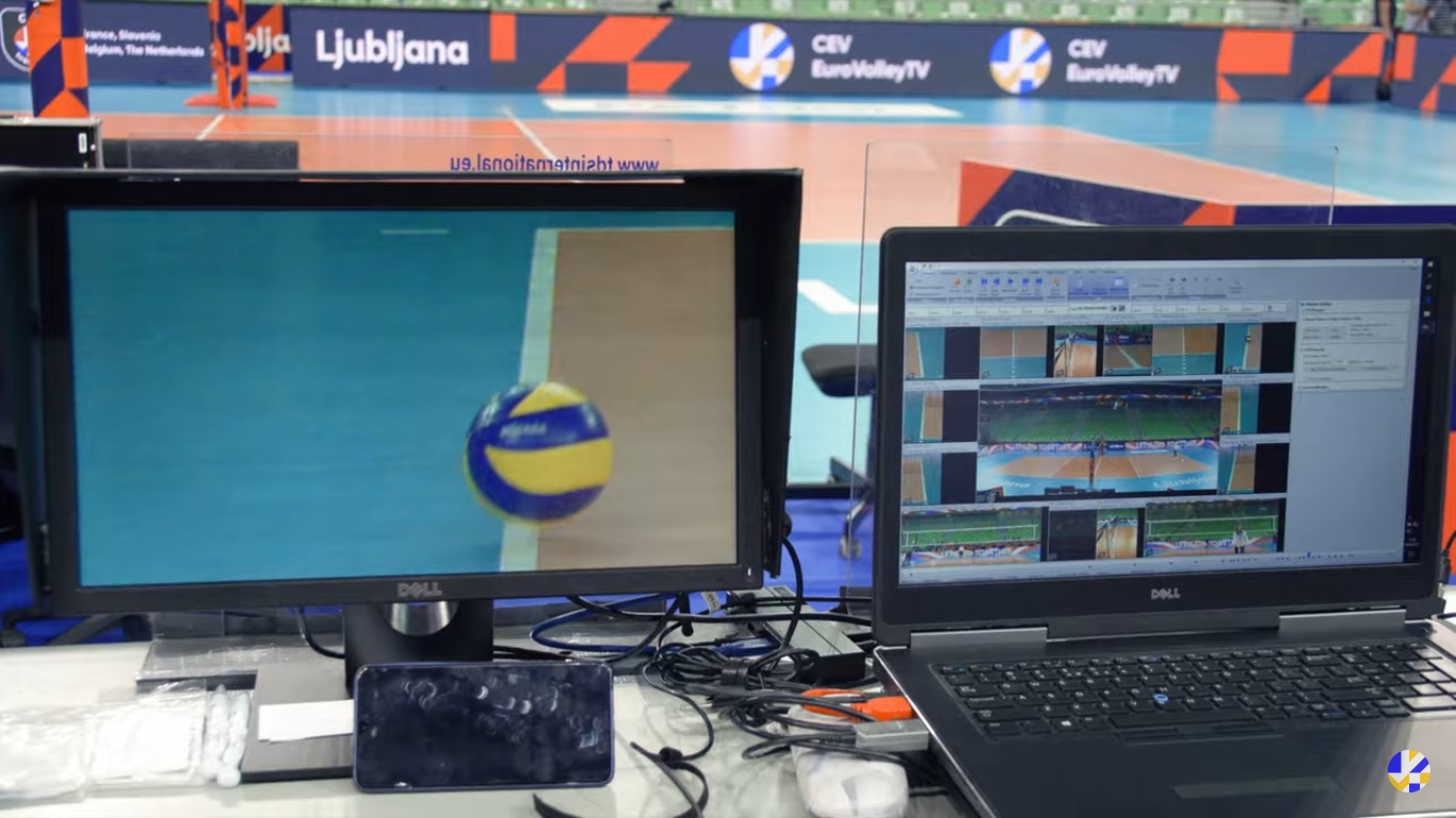 Tangkapan layar yang menunjukkan perangkat video challenge dalam olahraga Bola Voli