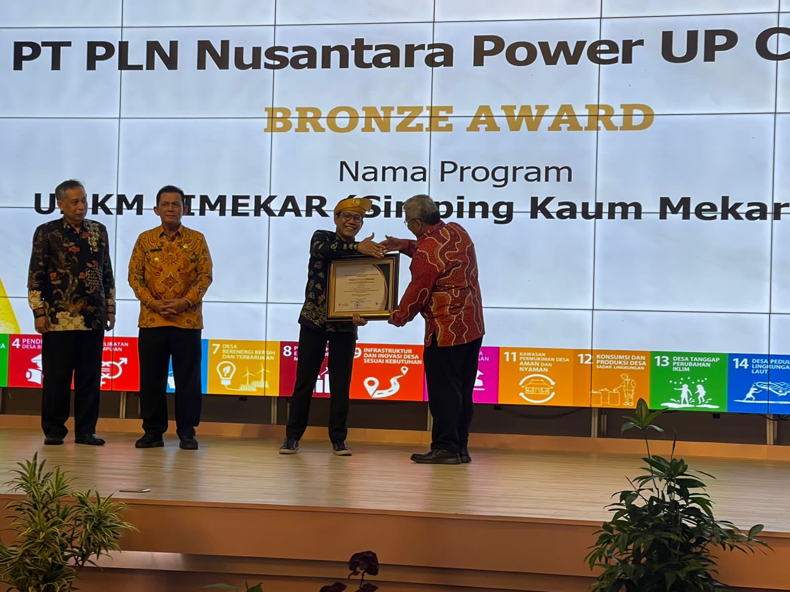 Kementerian Desa Anugerahi Program CSR PLN NP Berbasis Pariwisata