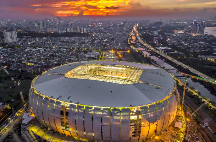Suasana pencahayaan Jakarta International Stadium (JIS) di Tanjung Priok, Jakarta, Sabtu (11/12/2021).