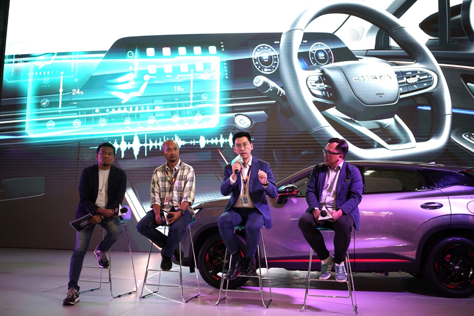 PT Chery Sales Indonesia menggelar talkshow di arena IIMS 2023 guna memperkenalkan lini baru mereka Omoda 5, Sabtu (18/2).