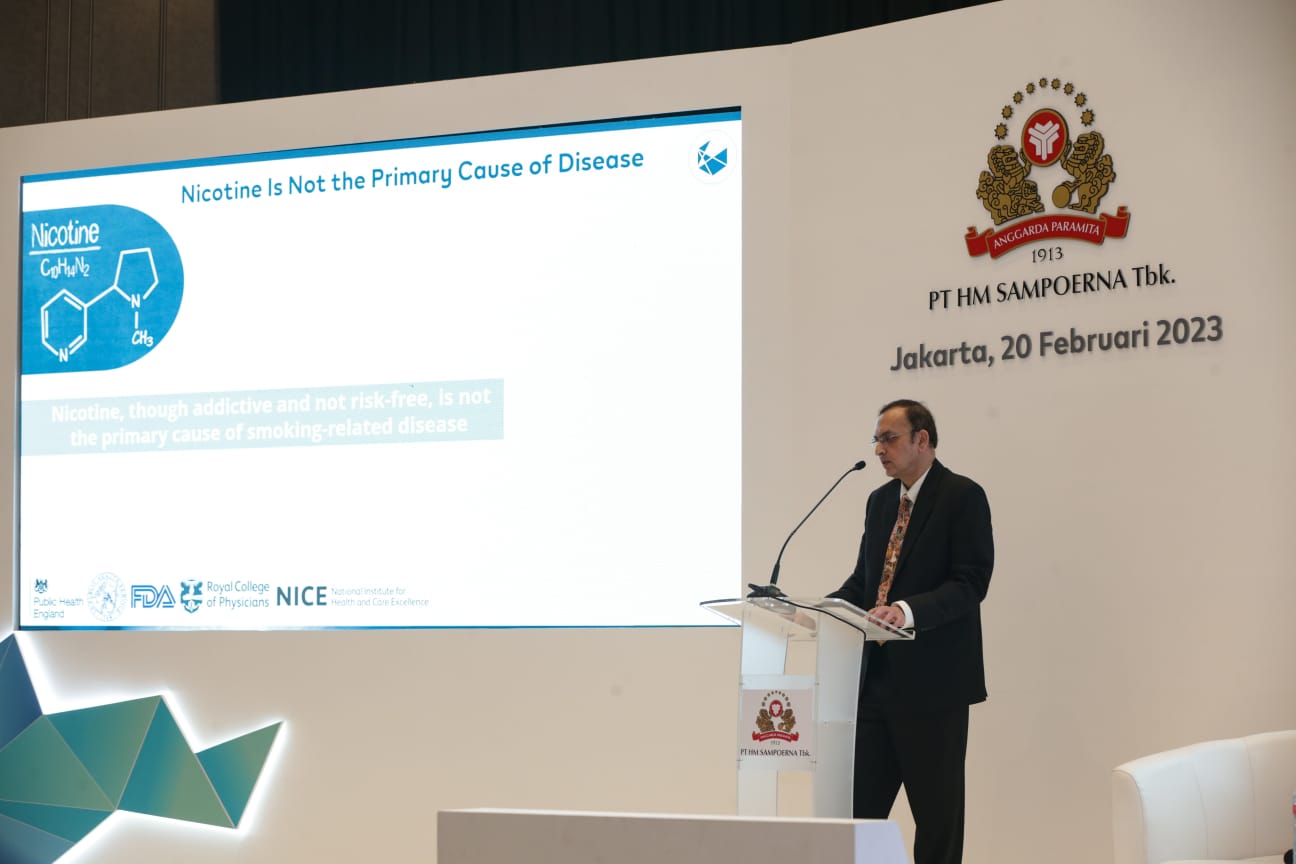 Chief Life Sciences Officer Smoke-Free Product Philip Morris International (PMI) Badrul Chowdhury di Jakarta, Senin (20/2/2023).  