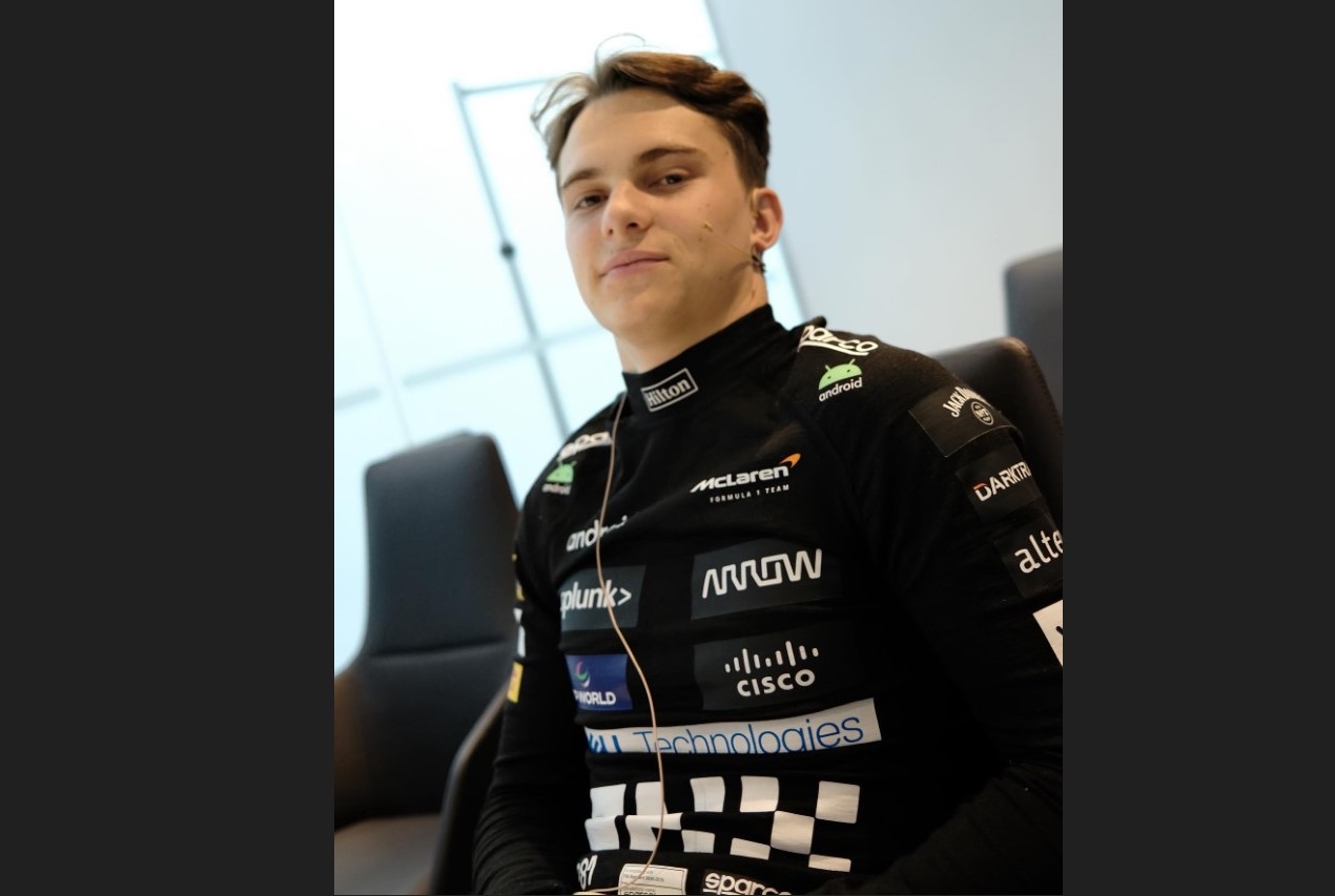 Pembalap McLaren Oscar Piastri