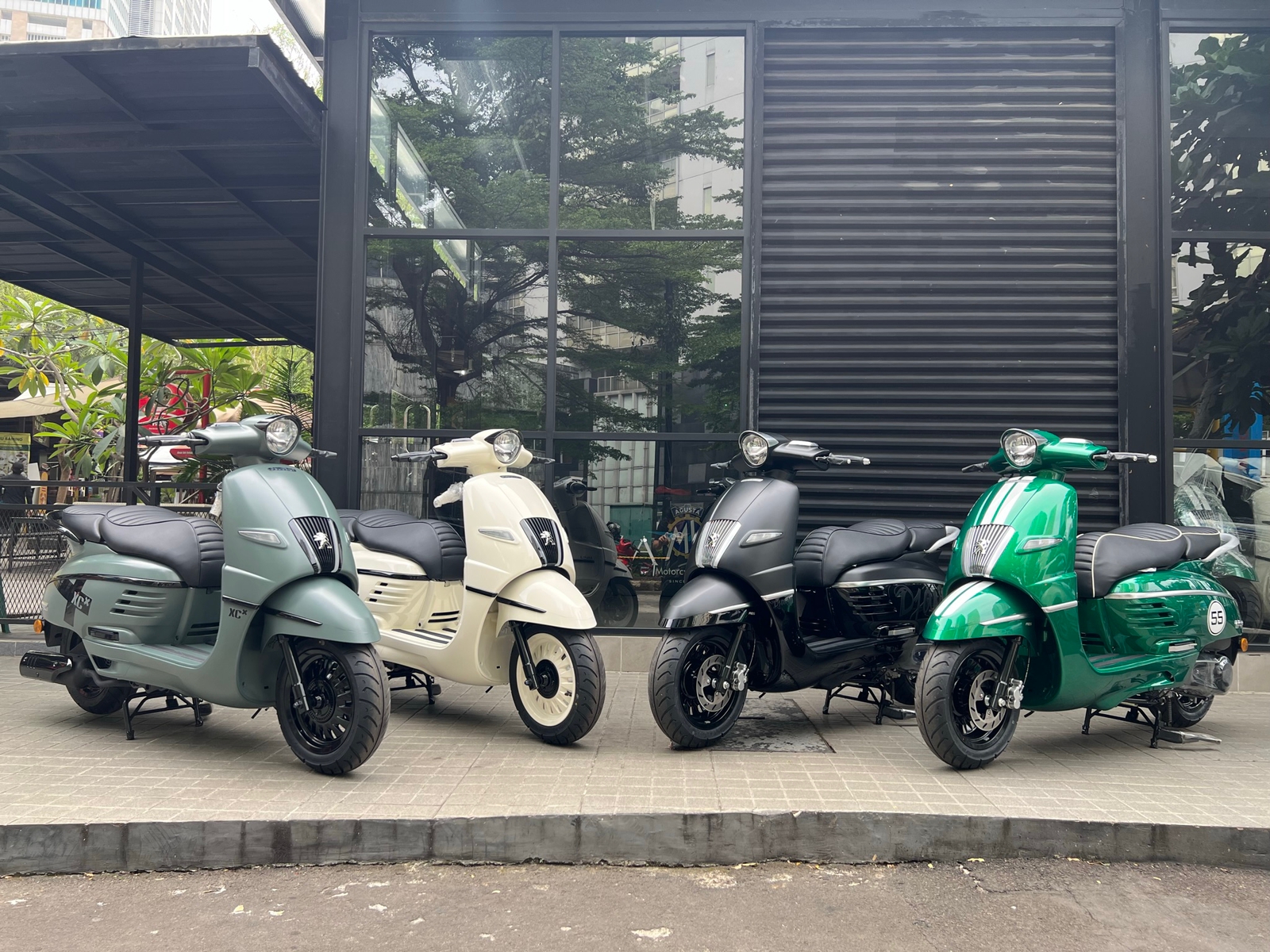 Skutik Premium Peugeot