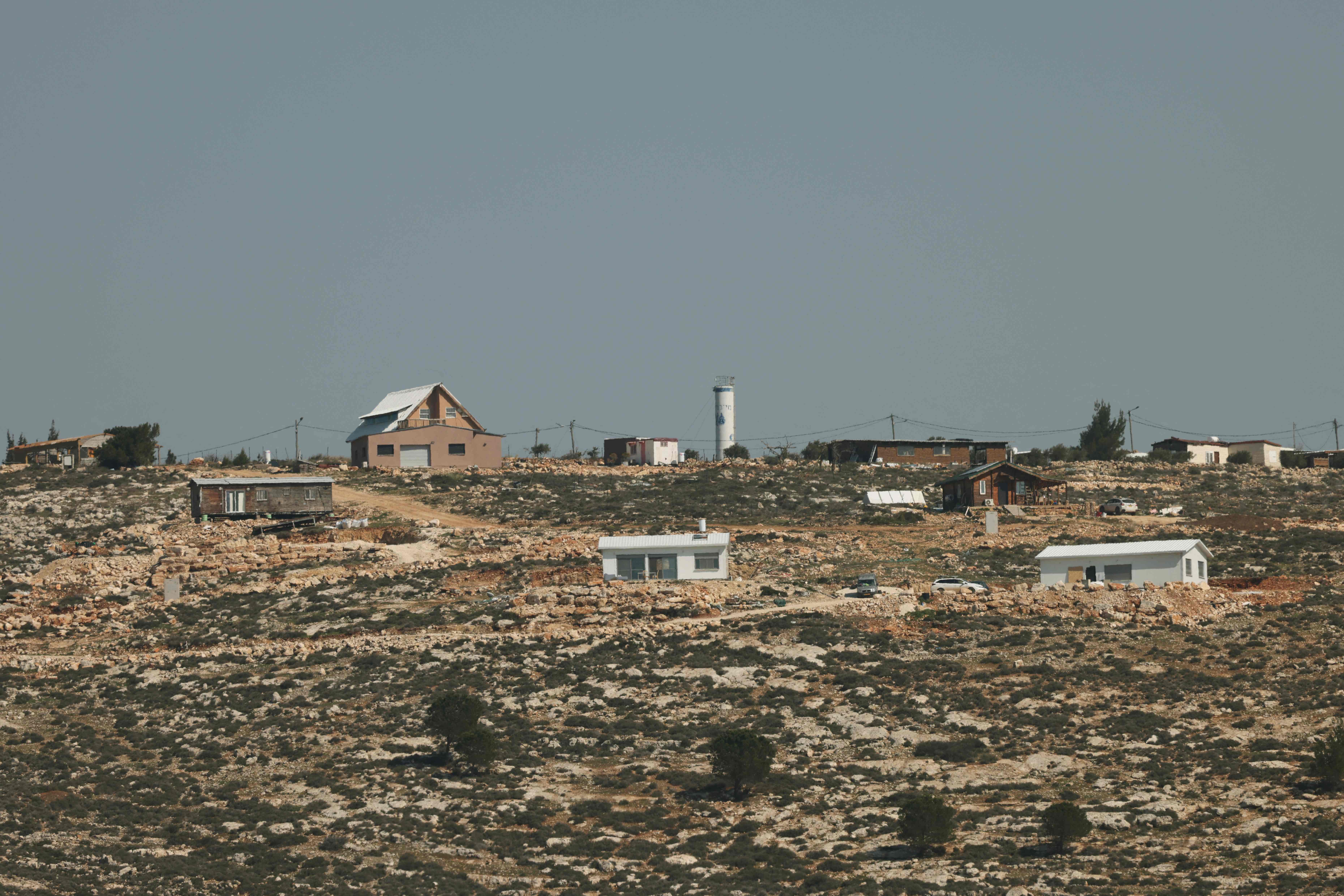 Penjajahan terbuka abad 21 yang dilakukan Israel atas Palestina di Gevat Arnon, dekat kota Nablus di Tepi Barat wilayah Palestina.