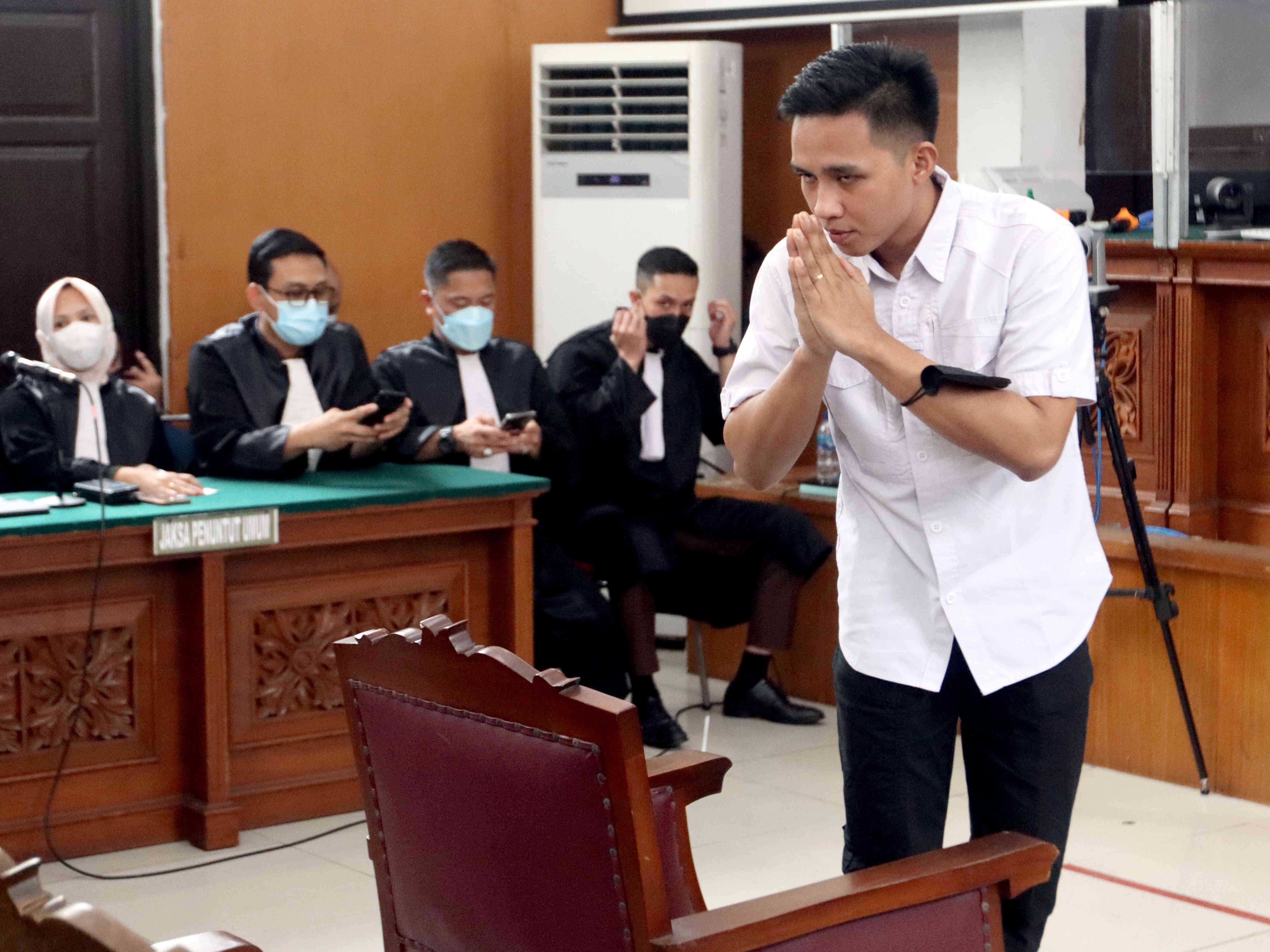 Terdakwa Richard Eliezer Pudihang Lumiu alias Bharada E menjalani sidang vonis dalam kasus pembunuhan Brigadir J.