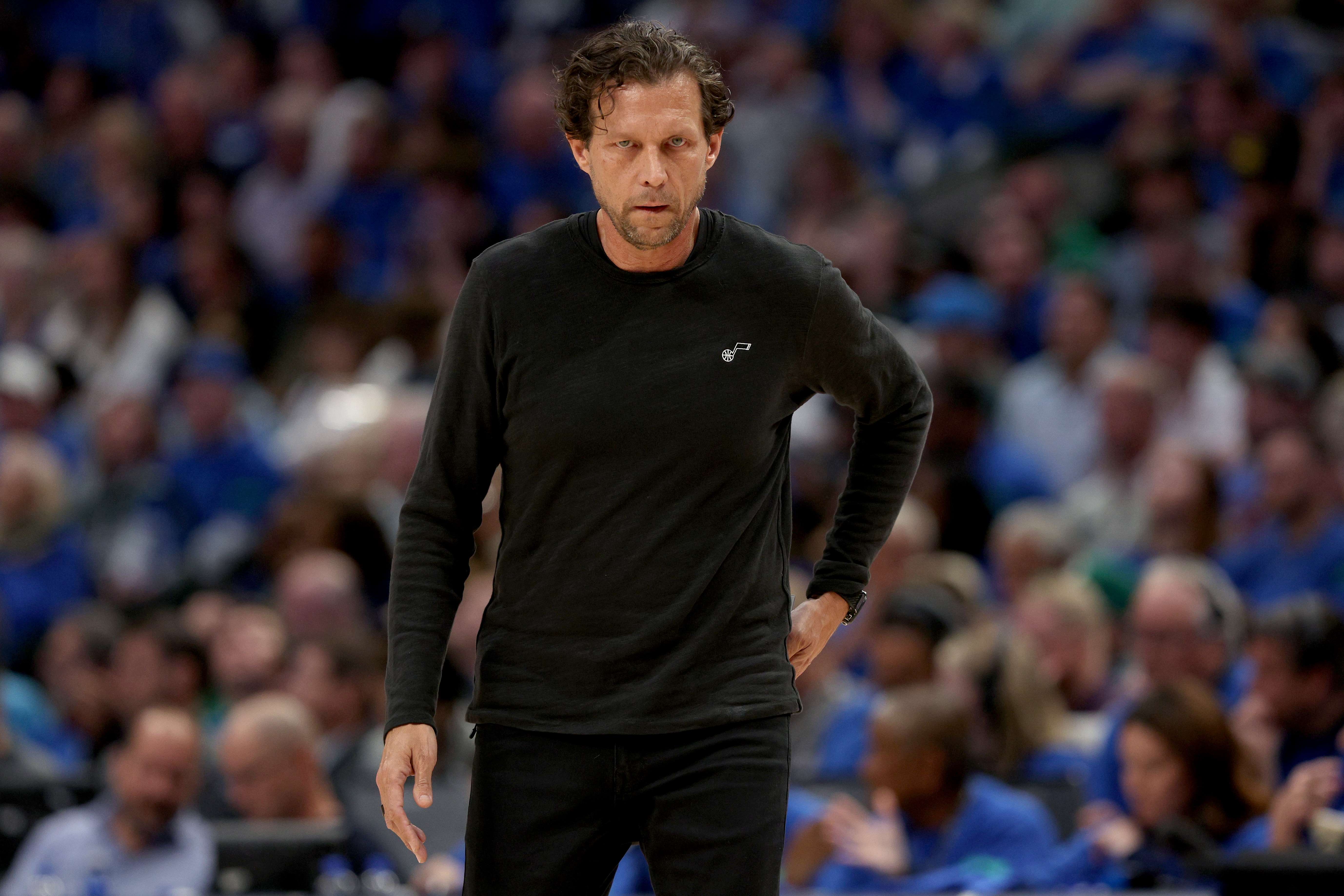 Pecat McMillan, Hawks Datangkan Snyder