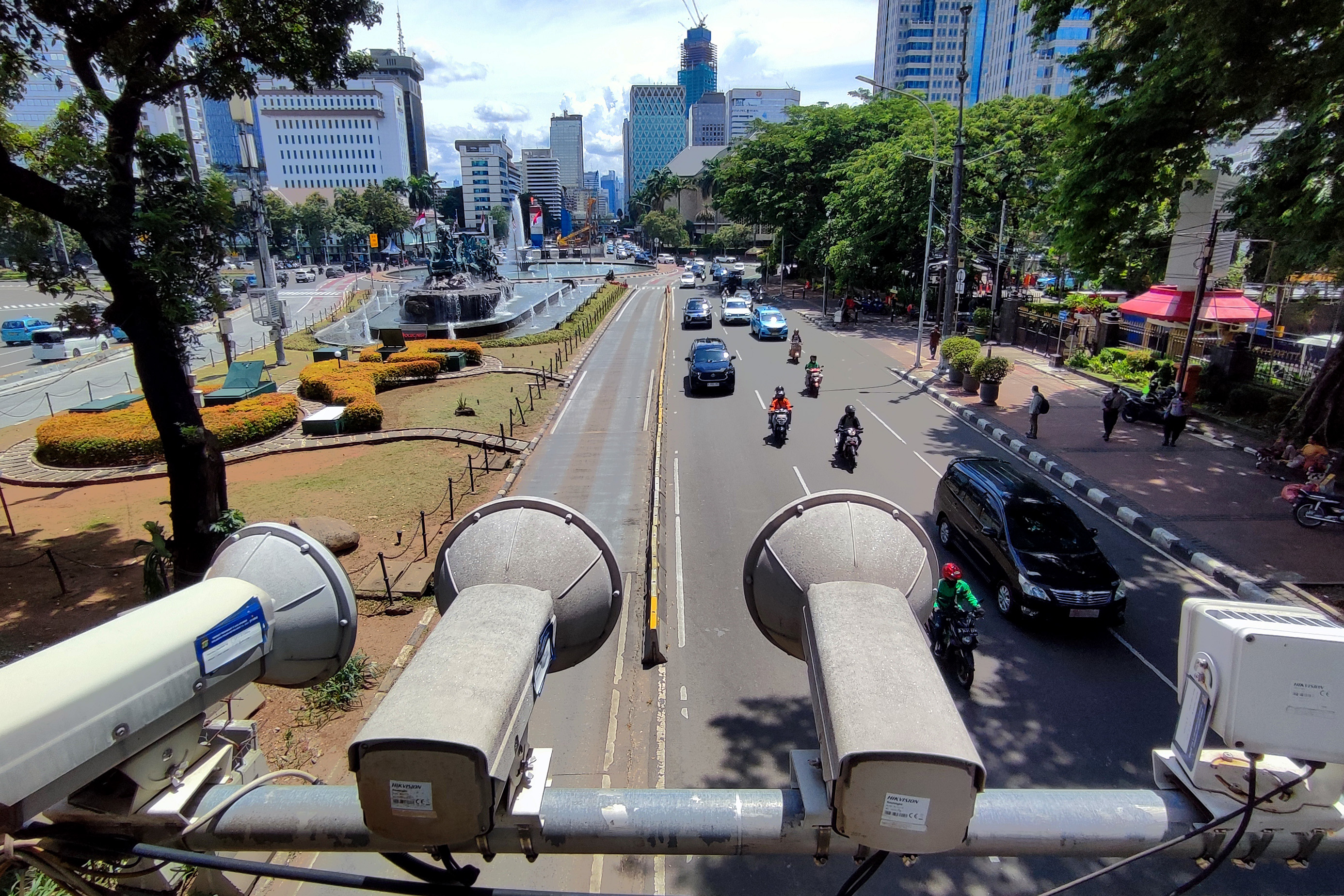 Perangkat kamera Electronic Road Pricing (ERP) terpasang di kawasan Medan Merdeka Barat, Jakarta.