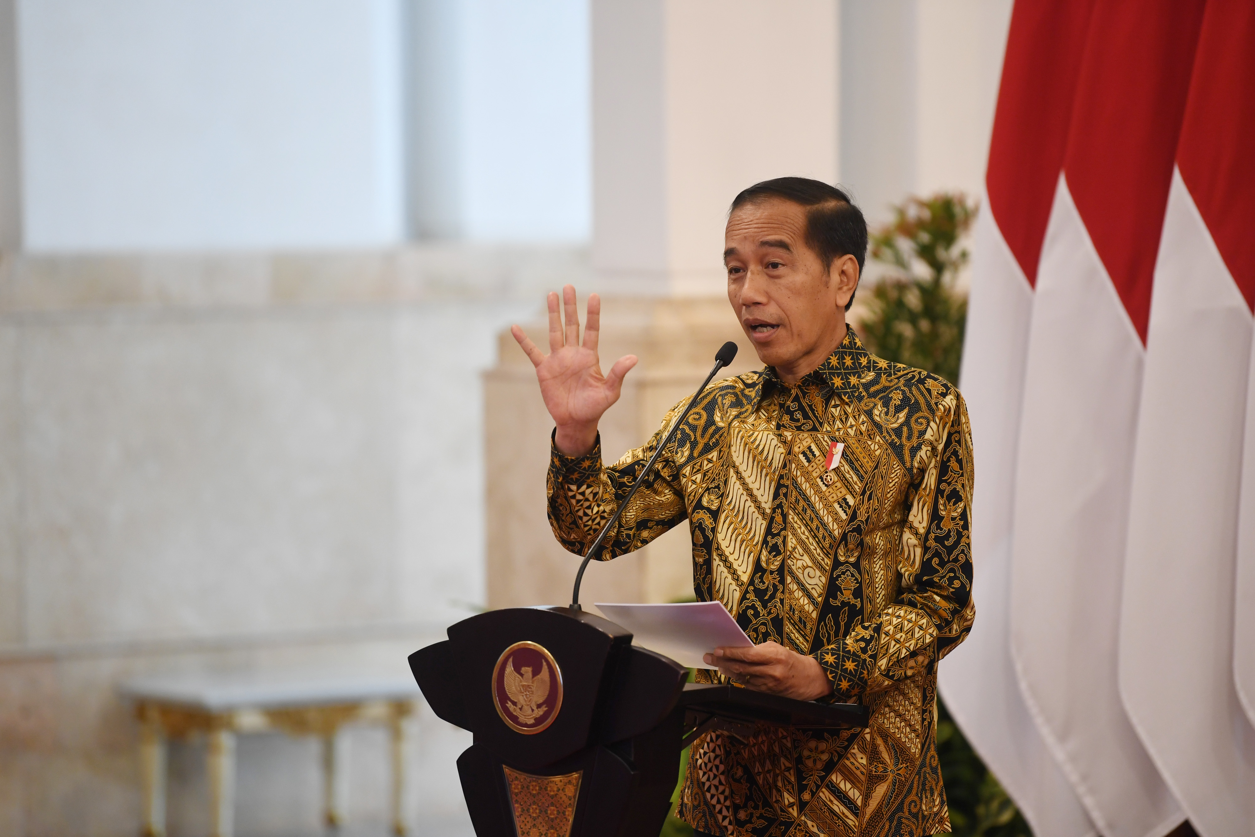 Presiden Joko Widodo berpidato di Istana Negara.