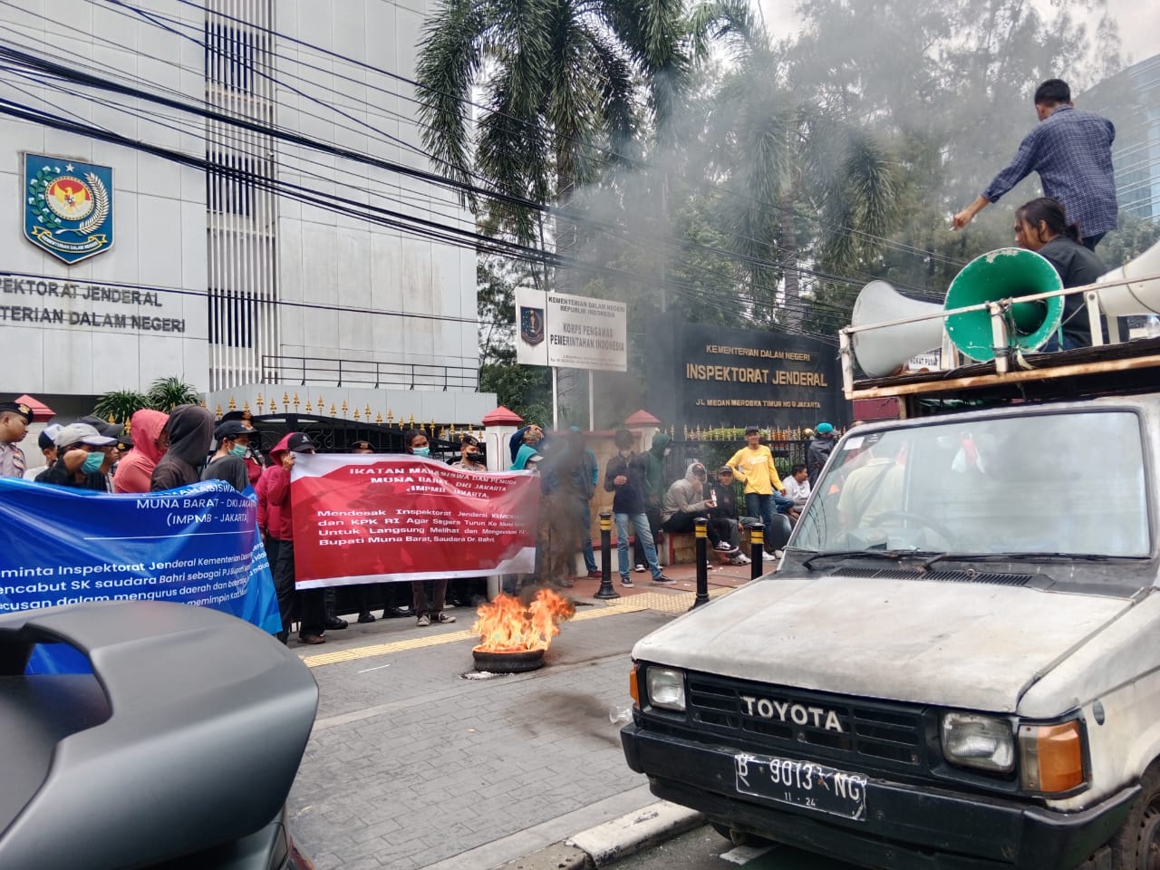 IMPMB-Jakarta kembali melakukan berdemonstrasi damai di depan Kantor Kemendagri, Jakarta, Kamis (2/2).